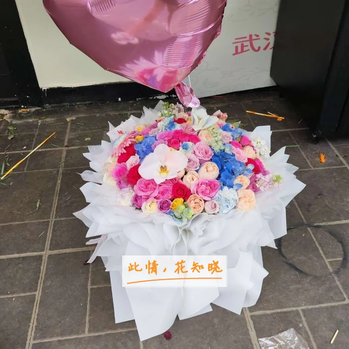 昆明医学院第一附属医院附近花店送花实拍图