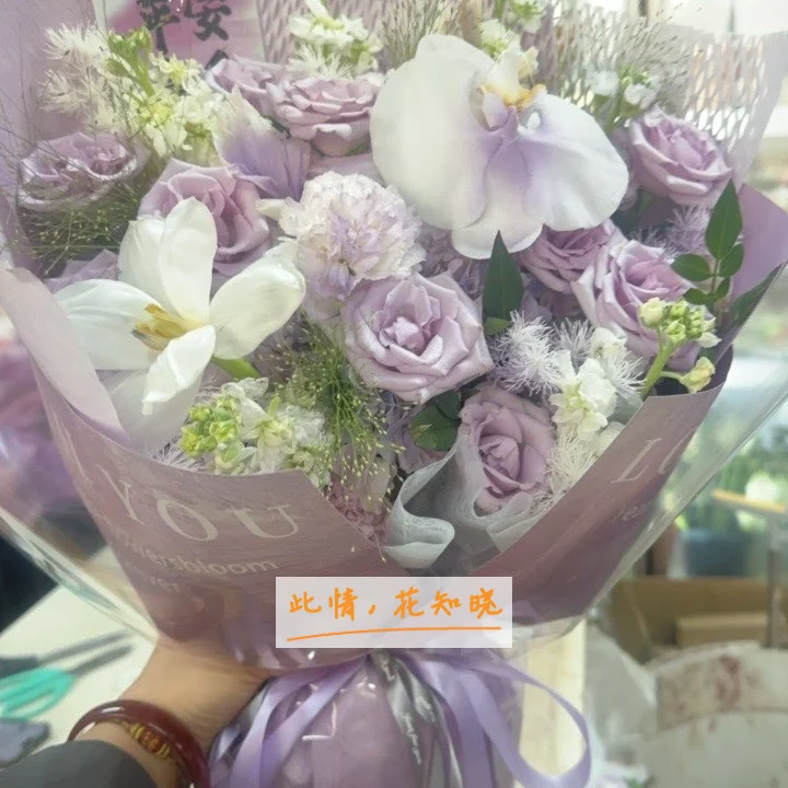 中国人民解放军四五一医院附近花店送花实拍图