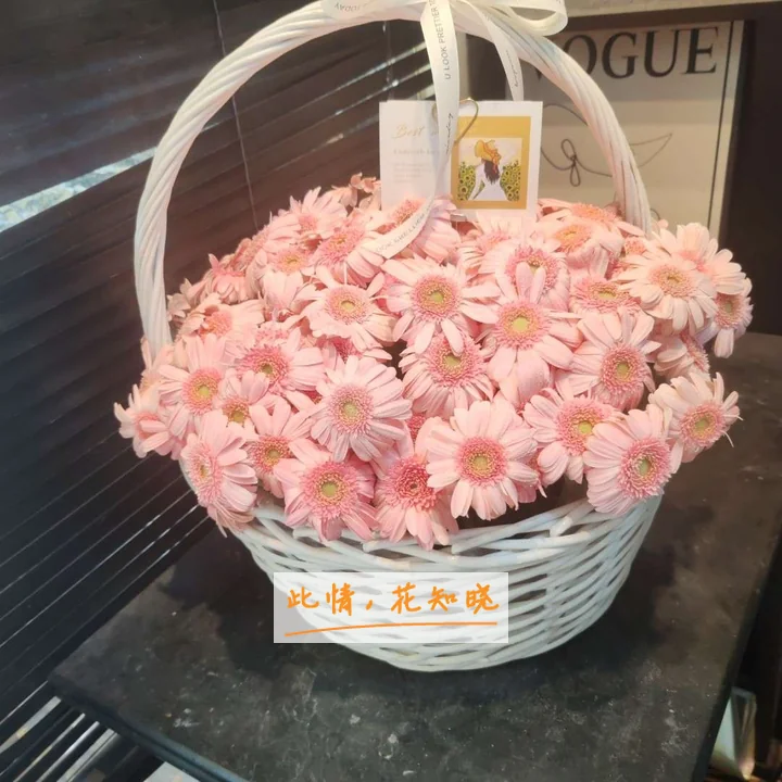 中国人民解放军成都军区总医院附近花店送花实拍图