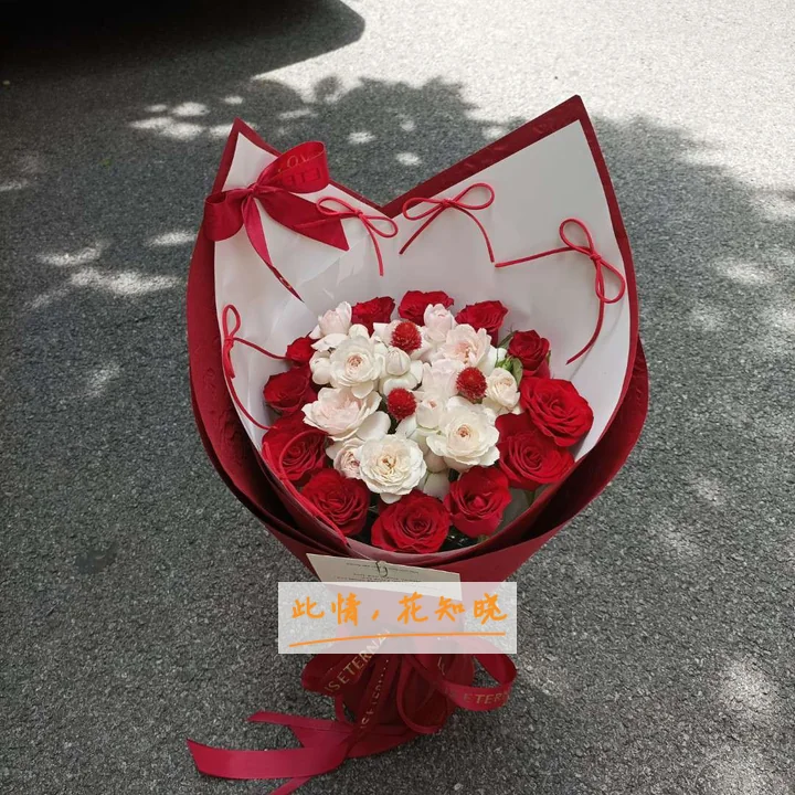 昆明医学院第二附属医院附近花店送花实拍图
