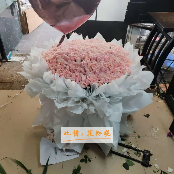 武汉大学中南医院附近花店送花实拍图