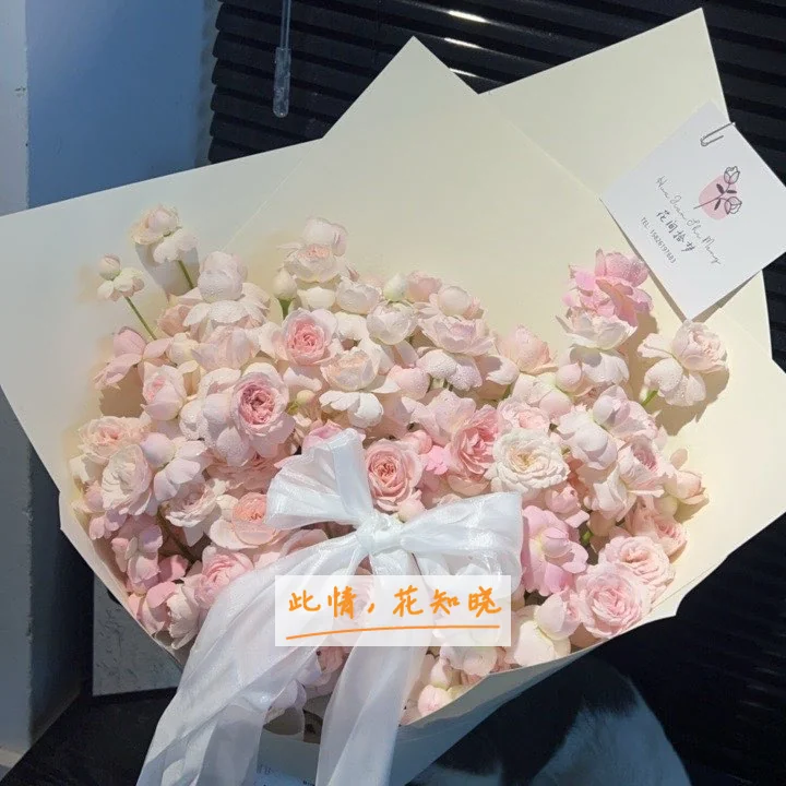 中国人民解放军八一医院附近花店送花实拍图