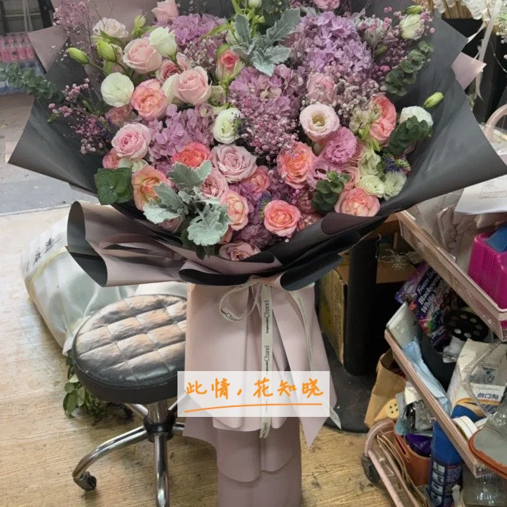 中国人民解放军第四医院附近花店送花实拍图