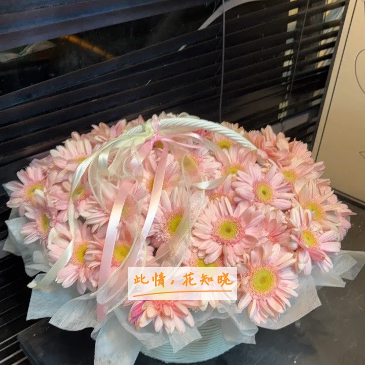 常德市第三人民医院附近花店送花实拍图